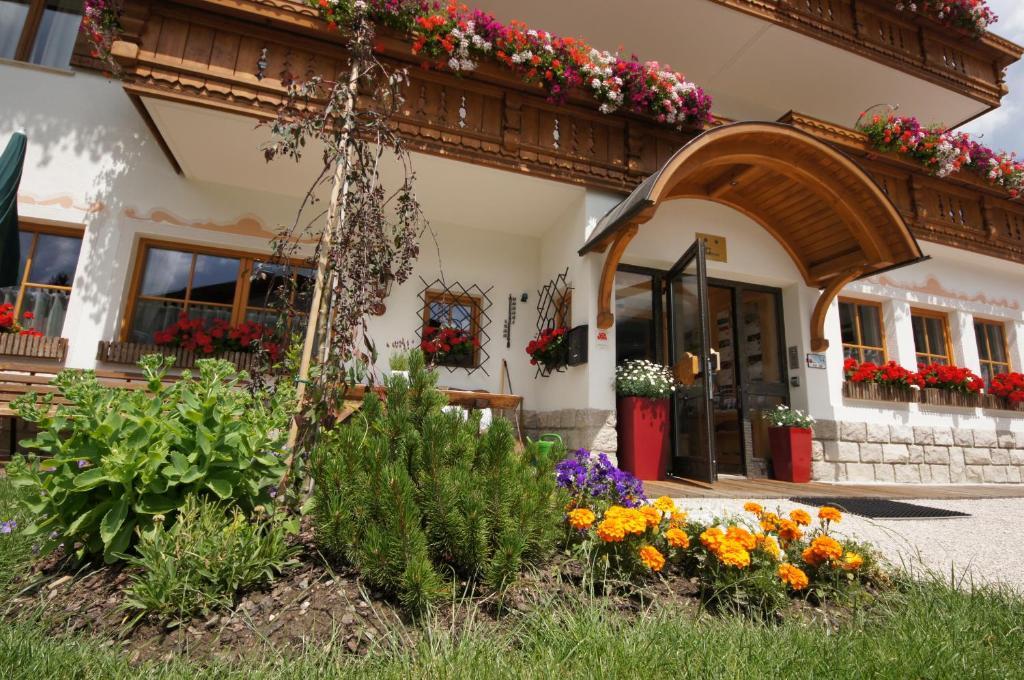 Garni Tofana Hotel Corvara In Badia Exterior photo