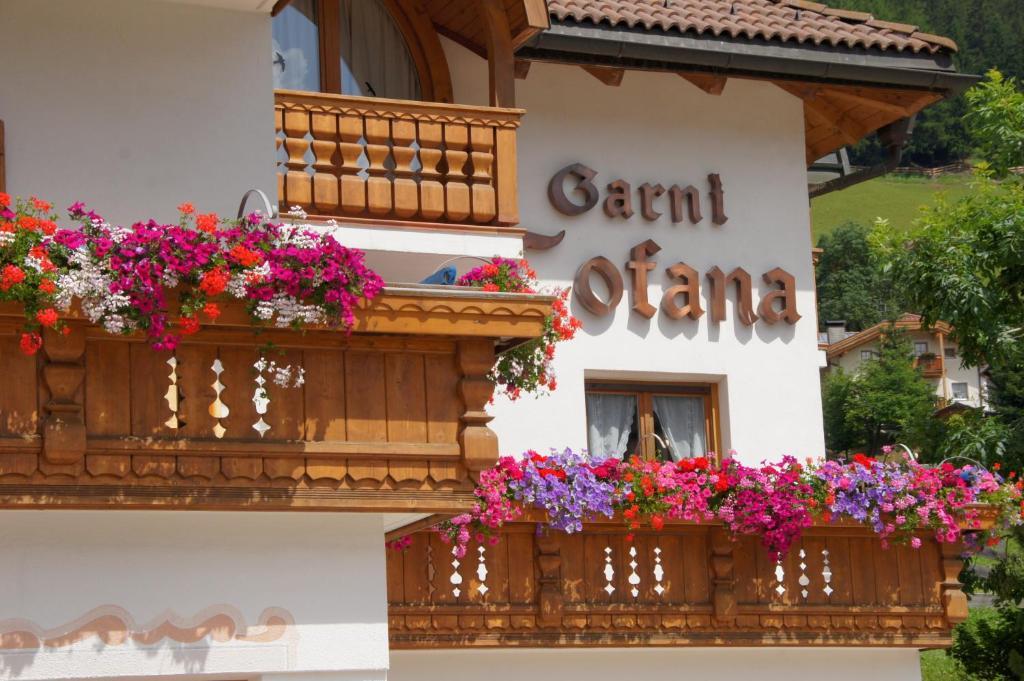 Garni Tofana Hotel Corvara In Badia Exterior photo