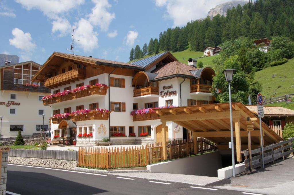 Garni Tofana Hotel Corvara In Badia Exterior photo