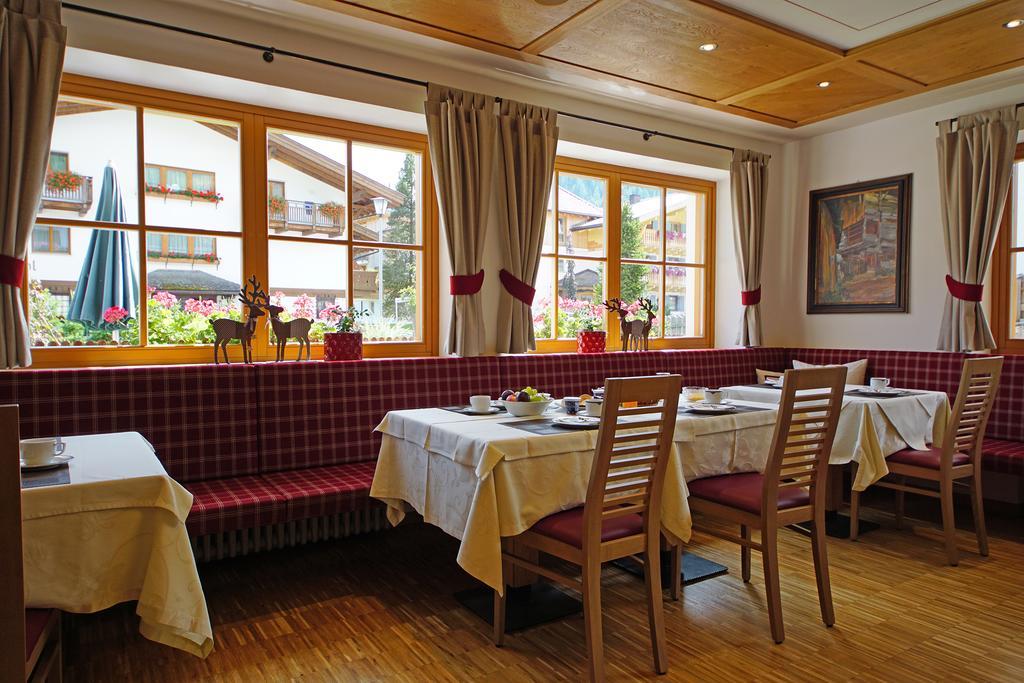 Garni Tofana Hotel Corvara In Badia Exterior photo