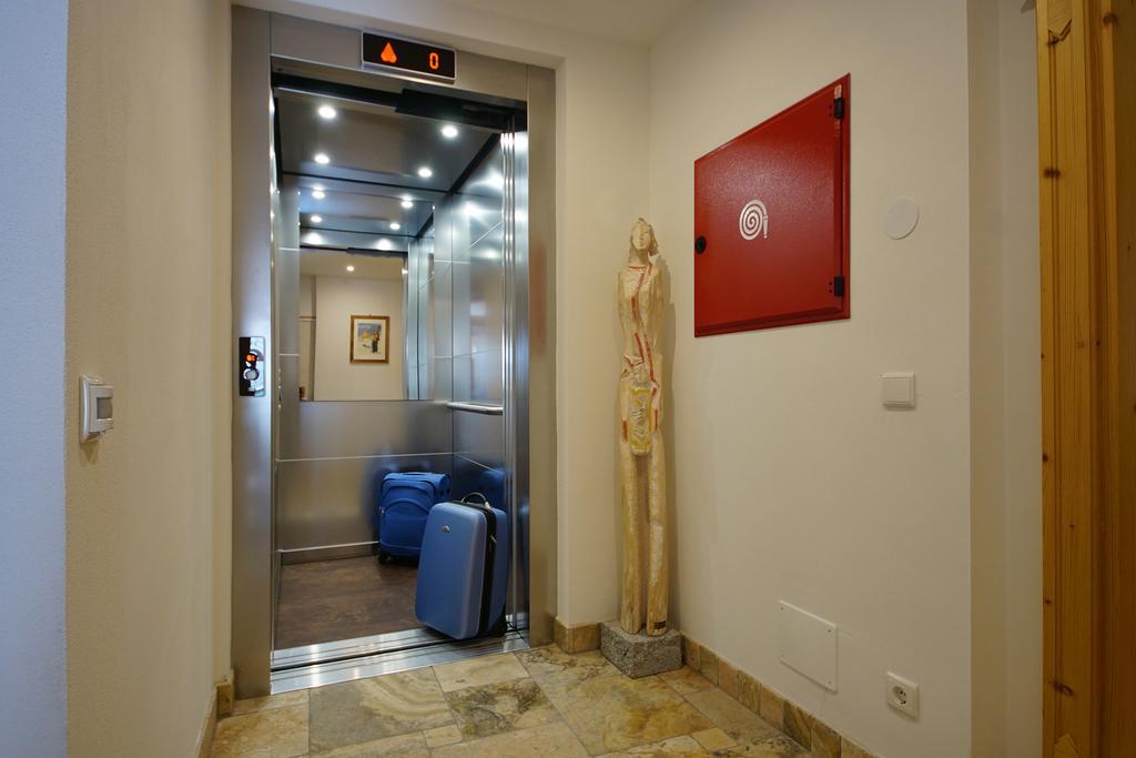 Garni Tofana Hotel Corvara In Badia Exterior photo