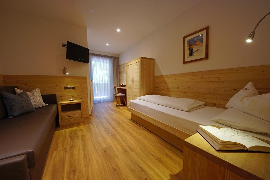 Garni Tofana Hotel Corvara In Badia Exterior photo