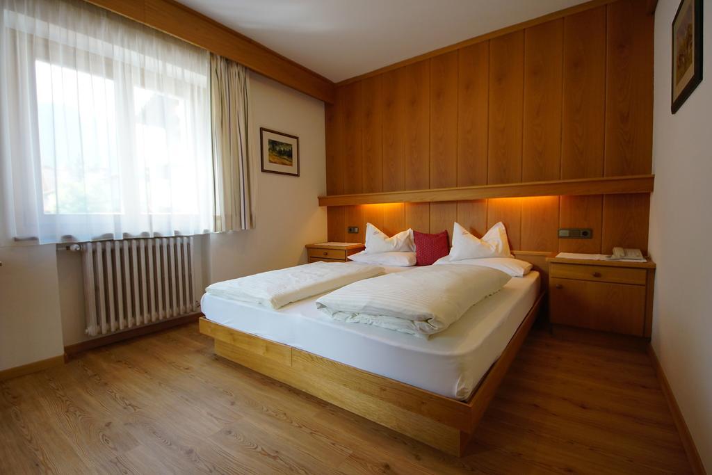 Garni Tofana Hotel Corvara In Badia Exterior photo
