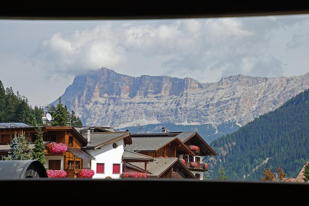 Garni Tofana Hotel Corvara In Badia Exterior photo